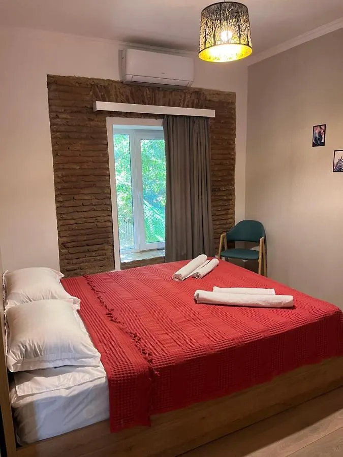 Cozy 2-Bath Apartment Near Fabrika