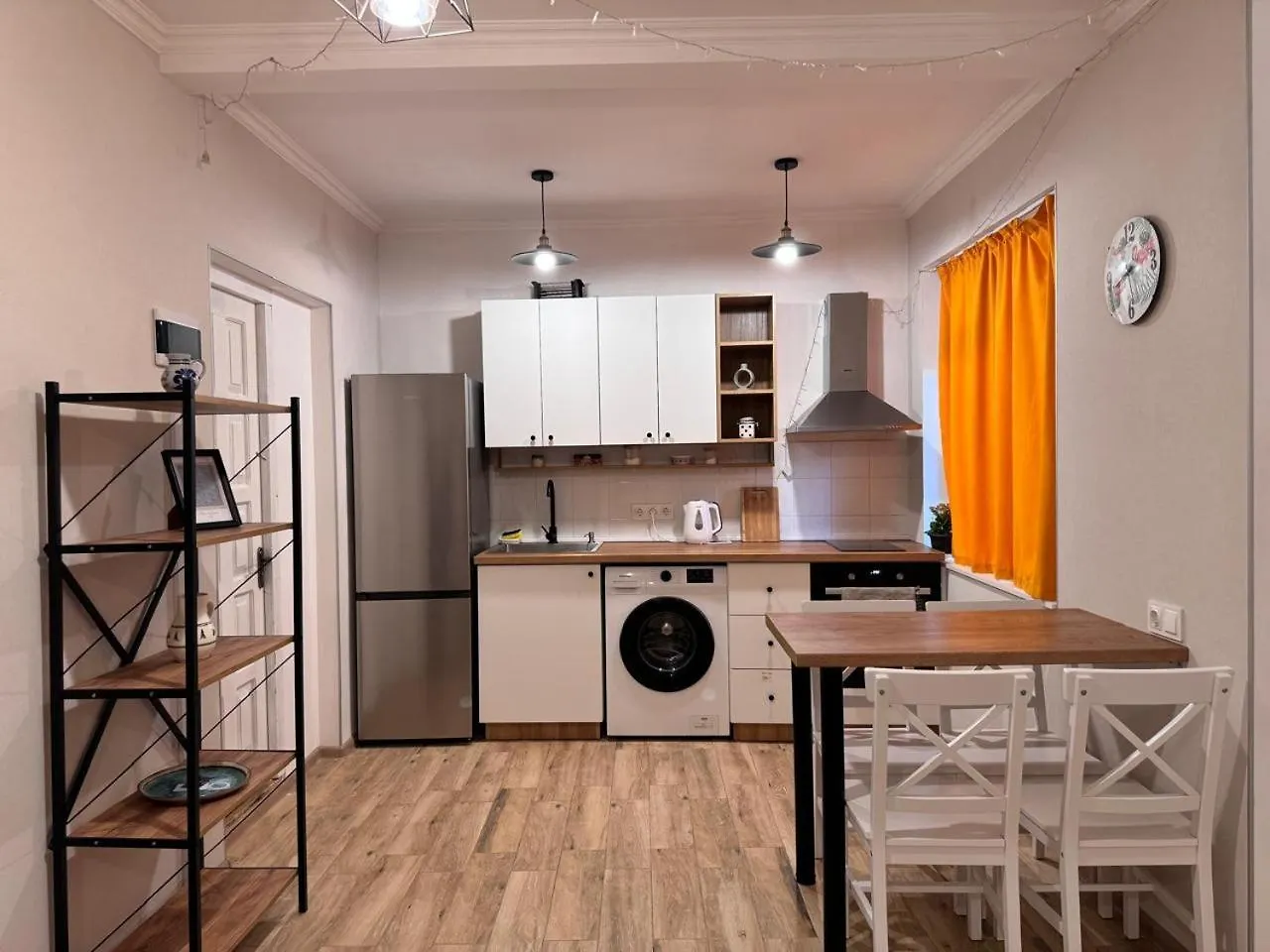Cozy 2-Bath Apartment Near Fabrika Gruzja