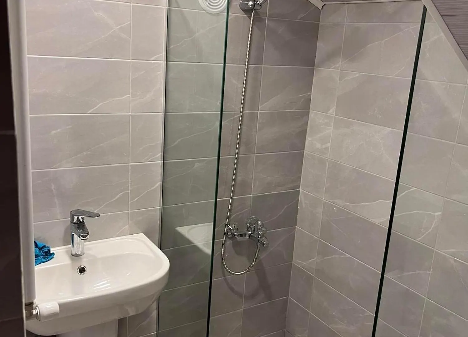 Cozy 2-Bath Apartment Near Fabrika  Tbilisi